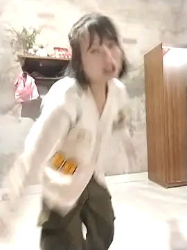 Snapshot of linda_bae00 chatting on 02-21-26, 01:01 linda bae00 online show from 02-21-26, 01:01