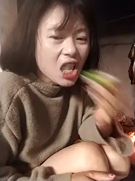 Snapshot of linda_bae00 chatting on 02-25-26, 01:15 linda bae00 online show from 02-25-26, 01:15