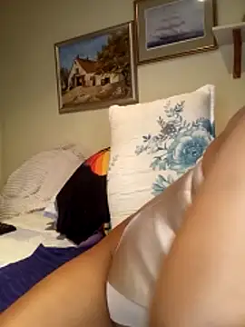 Missparis online show from 11-21-25, 08:29