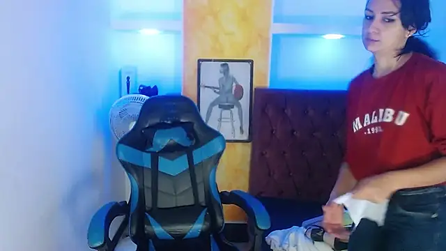 Snapshot of alison_moon7 chatting on 10-01-25, 11:16 alison moon7 online show from 10-01-25, 11:16