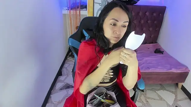 Snapshot of alison_moon7 chatting on 10-31-25, 12:39 alison moon7 online show from 10-31-25, 12:39