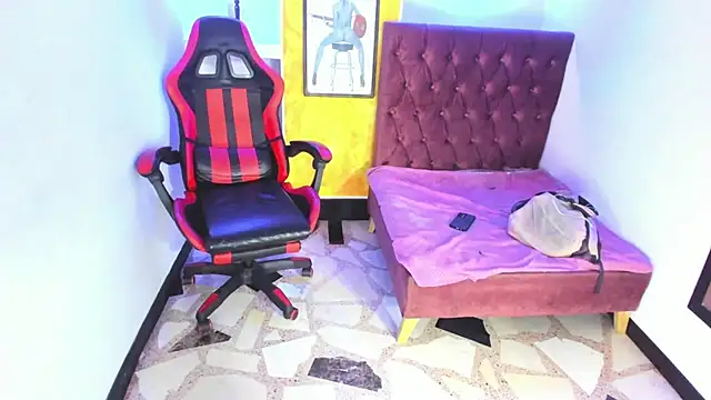 Snapshot of alison_moon7 chatting on 11-05-25, 11:10 alison moon7 online show from 11-05-25, 11:10