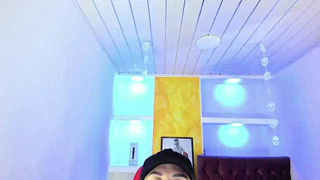 Snapshot of alison_moon7 chatting on 11-06-25, 02:40 alison moon7 online show from 11-06-25, 02:40