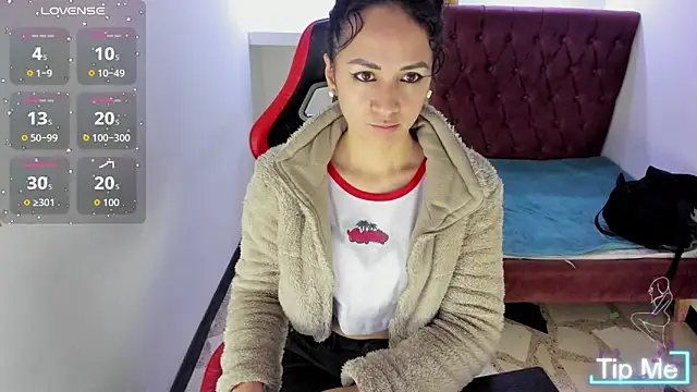 Snapshot of alison_moon7 chatting on 12-05-25, 01:42 alison moon7 online show from 12-05-25, 01:42