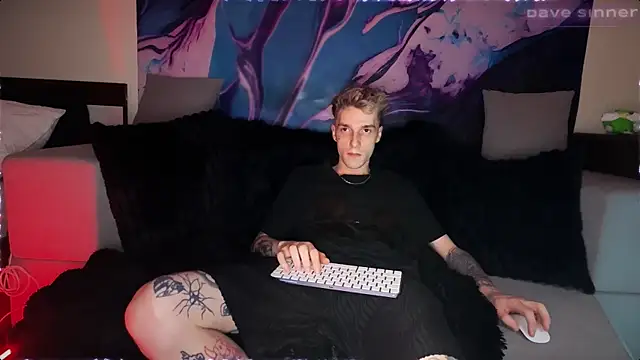 Snapshot of davesinner chatting on 07-12-26, 05:37 davesinner online show from 07-12-26, 05:37