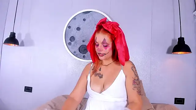 Snapshot of Roxy_Medina chatting on 10-31-25, 04:24 Roxy Medina online show from 10-31-25, 04:24