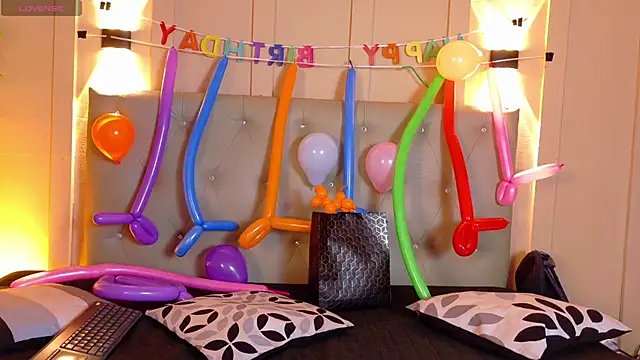 Snapshot of Daiisy_kiss chatting on 05-13-26, 01:30 Daiisy kiss online show from 05-13-26, 01:30