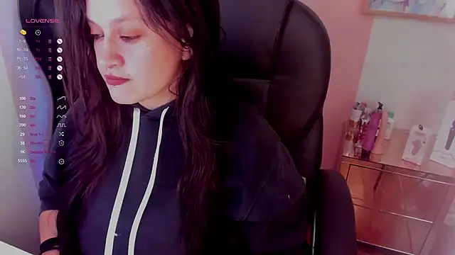 Snapshot of Morana__Hot chatting on 10-01-25, 04:29 Morana Hot online show from 10-01-25, 04:29