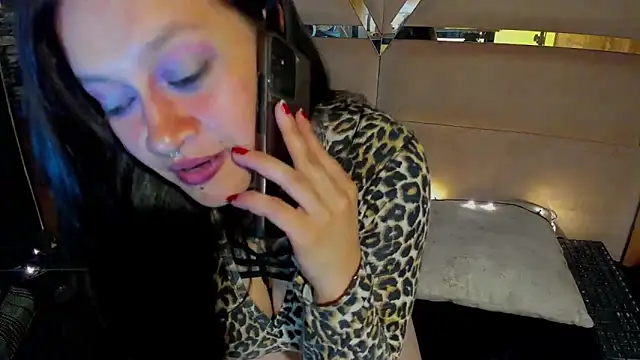 Snapshot of Morana__Hot chatting on 11-08-25, 04:56 Morana Hot online show from 11-08-25, 04:56