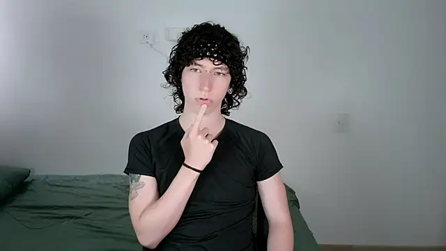 Snapshot of v3niceb1tch chatting on 03-08-26, 06:55 v3niceb1tch online show from 03-08-26, 06:55