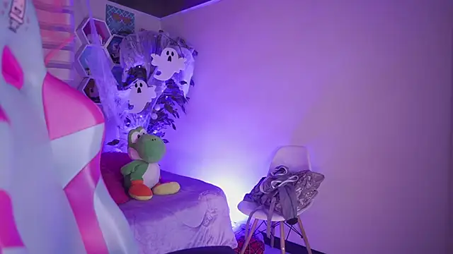 Lana Dreams  online show from 10-24-25, 12:41