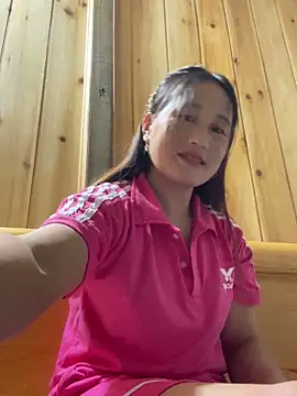 Snapshot of phungtiti chatting on 10-18-25, 11:00 phungtiti online show from 10-18-25, 11:00