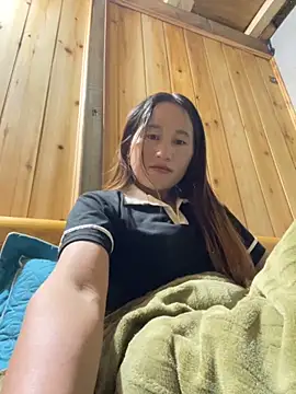 Snapshot of phungtiti chatting on 11-04-25, 02:32 phungtiti online show from 11-04-25, 02:32