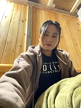 Snapshot of phungtiti chatting on 11-19-25, 01:38 phungtiti online show from 11-19-25, 01:38