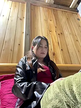 Snapshot of phungtiti chatting on 12-01-25, 03:28 phungtiti online show from 12-01-25, 03:28