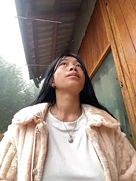 EmLy02 online show from 11-01-25, 12:12