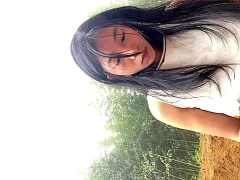 EmLy02 online show from 11-06-25, 12:22