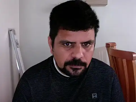 Snapshot of Diabloproducciones chatting on 10-05-25, 01:31 Diabloproducciones online show from 10-05-25, 01:31