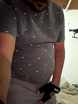 Snapshot of Diabloproducciones chatting on 11-16-25, 05:18 Diabloproducciones online show from 11-16-25, 05:18