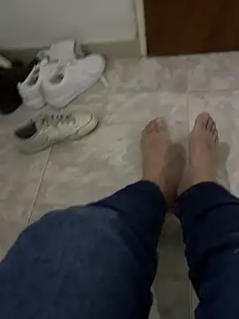 Snapshot of Diabloproducciones chatting on 11-25-25, 10:43 Diabloproducciones online show from 11-25-25, 10:43