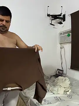 Snapshot of Diabloproducciones chatting on 12-14-25, 02:06 Diabloproducciones online show from 12-14-25, 02:06