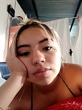 Emily  Hott online show from 11-02-25, 09:39