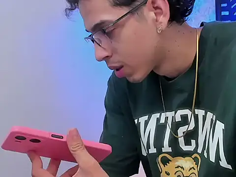 Snapshot of nicolai_drake chatting on 09-13-25, 03:50 nicolai drake online show from 09-13-25, 03:50