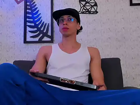 Snapshot of nicolai_drake chatting on 10-01-25, 02:06 nicolai drake online show from 10-01-25, 02:06