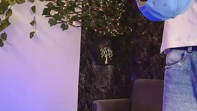 Snapshot of nicolai_drake chatting on 11-19-25, 03:28 nicolai drake online show from 11-19-25, 03:28