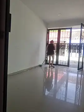 Nina vallon online show from 11-04-25, 01:21