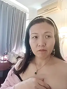 Snapshot of Joanna1122 chatting on 02-06-26, 03:33 Joanna1122 online show from 02-06-26, 03:33