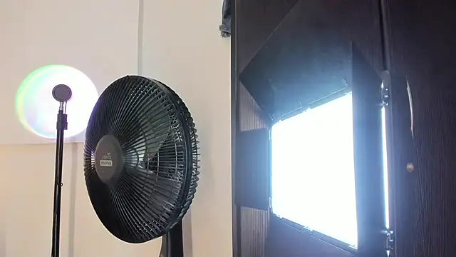 Snapshot of Ballesteros_ chatting on 09-26-25, 06:06 Ballesteros online show from 09-26-25, 06:06