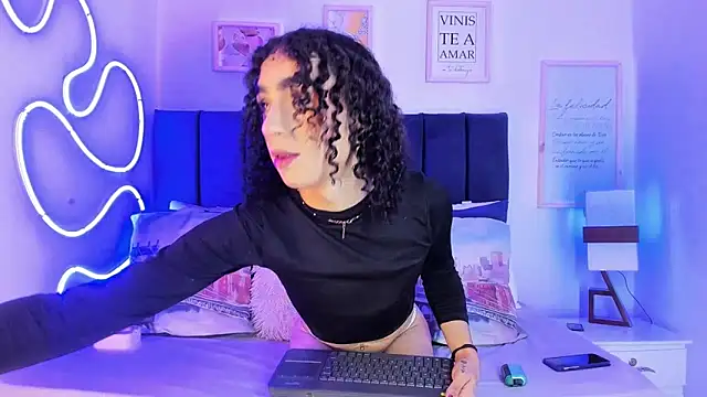 Snapshot of Ballesteros_ chatting on 10-30-25, 09:44 Ballesteros online show from 10-30-25, 09:44