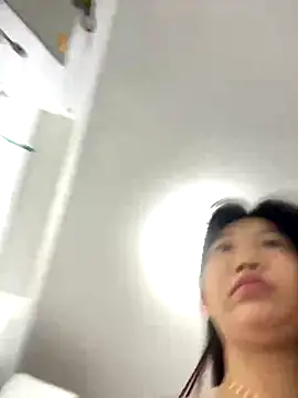 Snapshot of Miumieu chatting on 09-10-25, 03:06 Miumieu online show from 09-10-25, 03:06