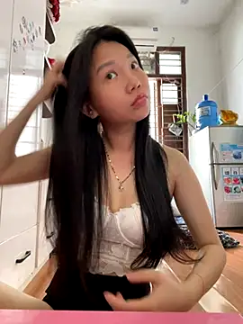 Snapshot of Miumieu chatting on 09-14-25, 02:33 Miumieu online show from 09-14-25, 02:33