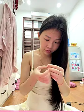 Snapshot of Miumieu chatting on 09-26-25, 04:49 Miumieu online show from 09-26-25, 04:49