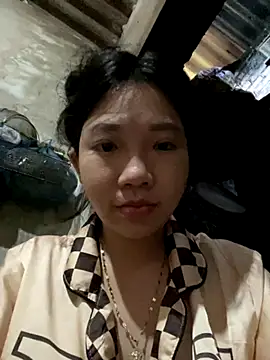 Snapshot of Miumieu chatting on 10-02-25, 01:12 Miumieu online show from 10-02-25, 01:12