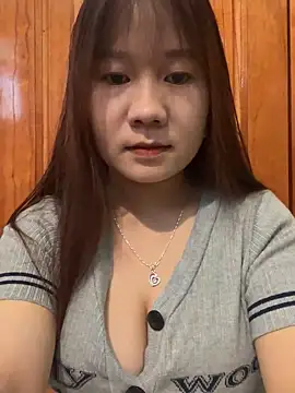 qinejr37 online show from 10-02-25, 11:56