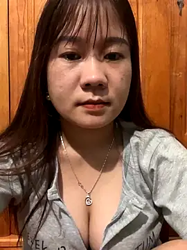 qinejr37 online show from 10-18-25, 10:32