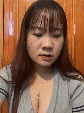 qinejr37 online show from 10-23-25, 12:54