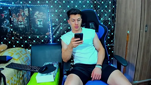 javiersexymann online show from 10-02-25, 09:55