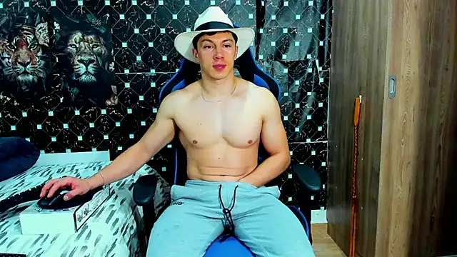 Snapshot of javiersexymann chatting on 05-18-26, 12:18 javiersexymann online show from 05-18-26, 12:18