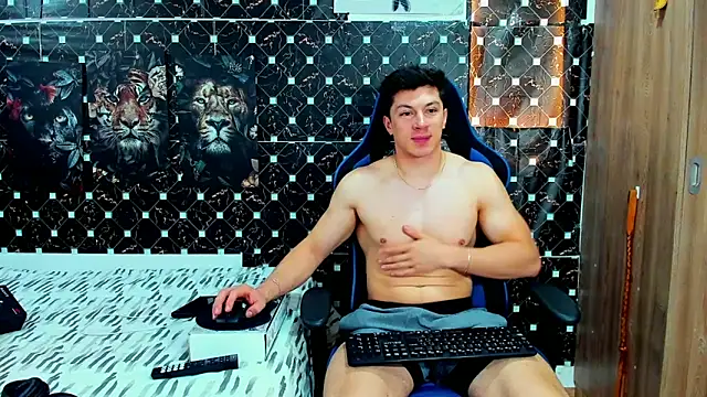 Snapshot of javiersexymann chatting on 05-18-26, 04:35 javiersexymann online show from 05-18-26, 04:35