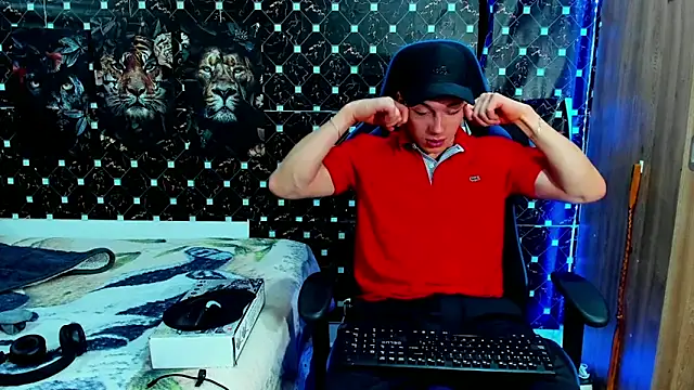 Snapshot of javiersexymann chatting on 05-26-26, 04:30 javiersexymann online show from 05-26-26, 04:30