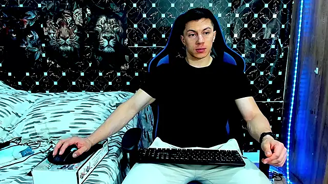 Snapshot of javiersexymann chatting on 07-19-26, 10:13 javiersexymann online show from 07-19-26, 10:13