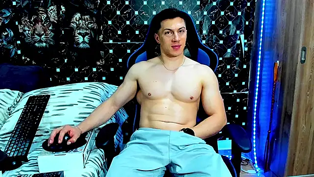 Snapshot of javiersexymann chatting on 07-21-26, 04:37 javiersexymann online show from 07-21-26, 04:37
