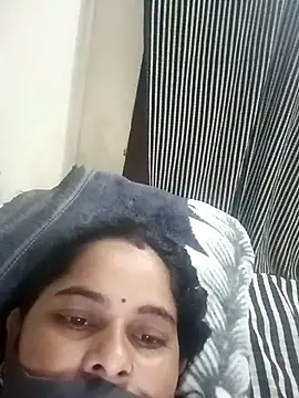 Snapshot of JULEE-740 chatting on 10-25-25, 12:23 JULEE-740 online show from 10-25-25, 12:23