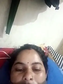 Snapshot of JULEE-740 chatting on 10-26-25, 12:27 JULEE-740 online show from 10-26-25, 12:27