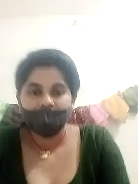 Snapshot of JULEE-740 chatting on 10-27-25, 01:59 JULEE-740 online show from 10-27-25, 01:59