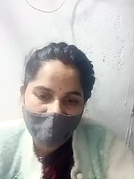 Snapshot of JULEE-740 chatting on 10-30-25, 08:20 JULEE-740 online show from 10-30-25, 08:20